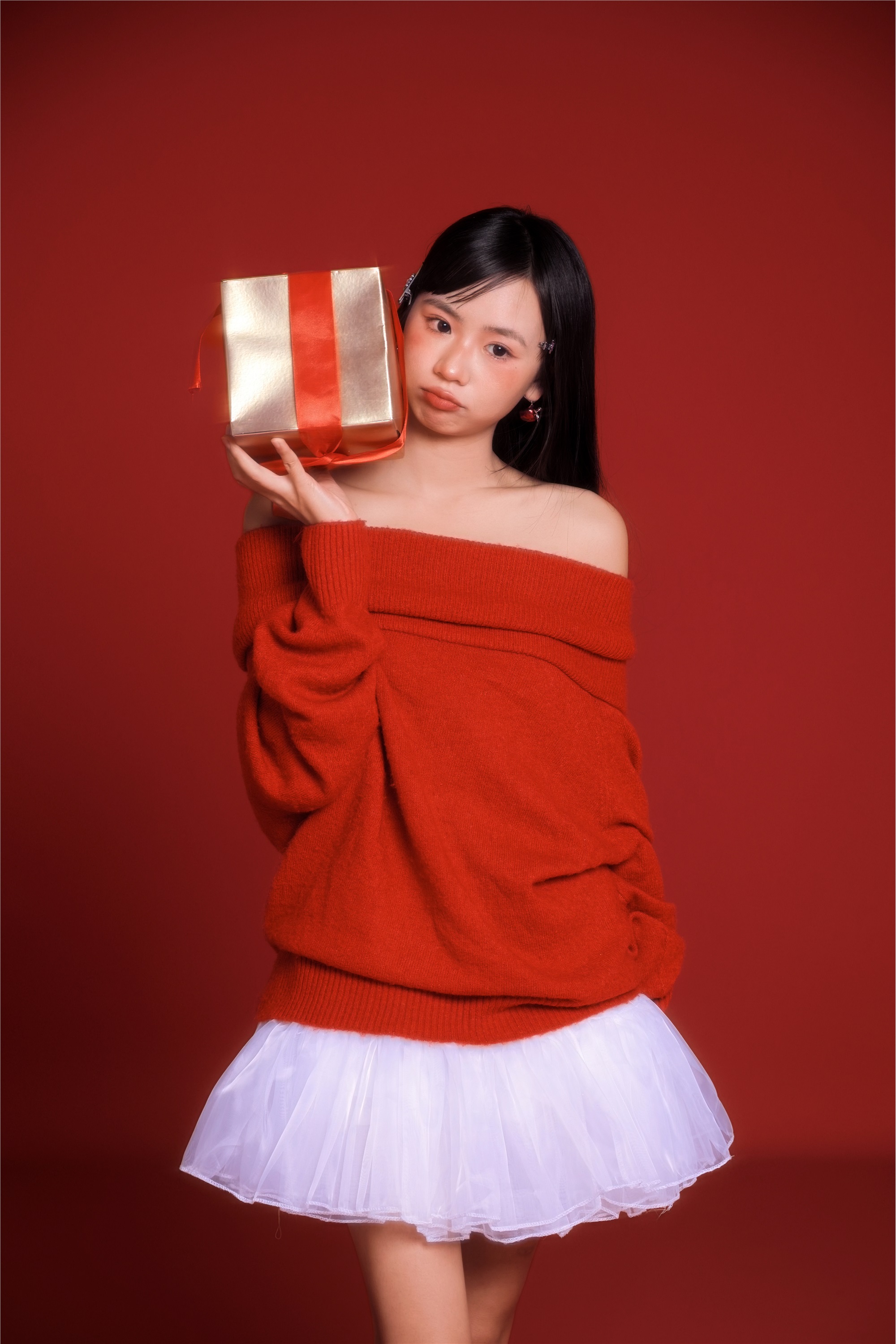 YITUYU艺图语 2025.02.01 红色圣诞 是三金呀